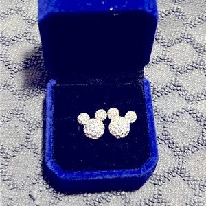 NWOT never worn beautiful crystal mini mouse earrings ❤️